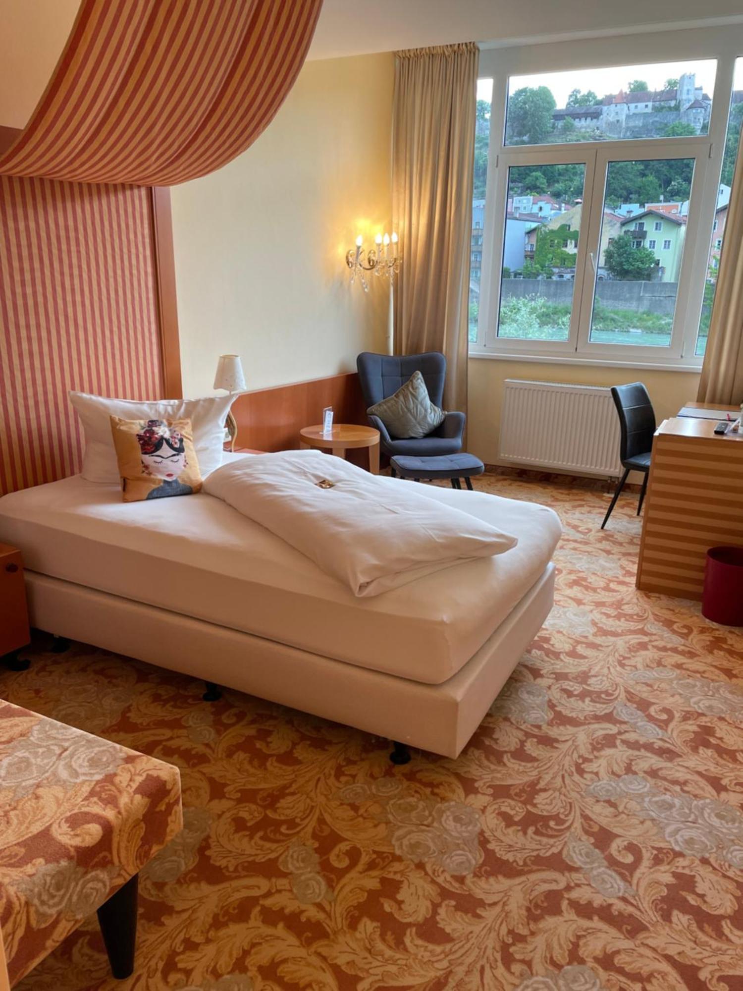 Hotel Burgblick Hochburg-Ach Екстер'єр фото