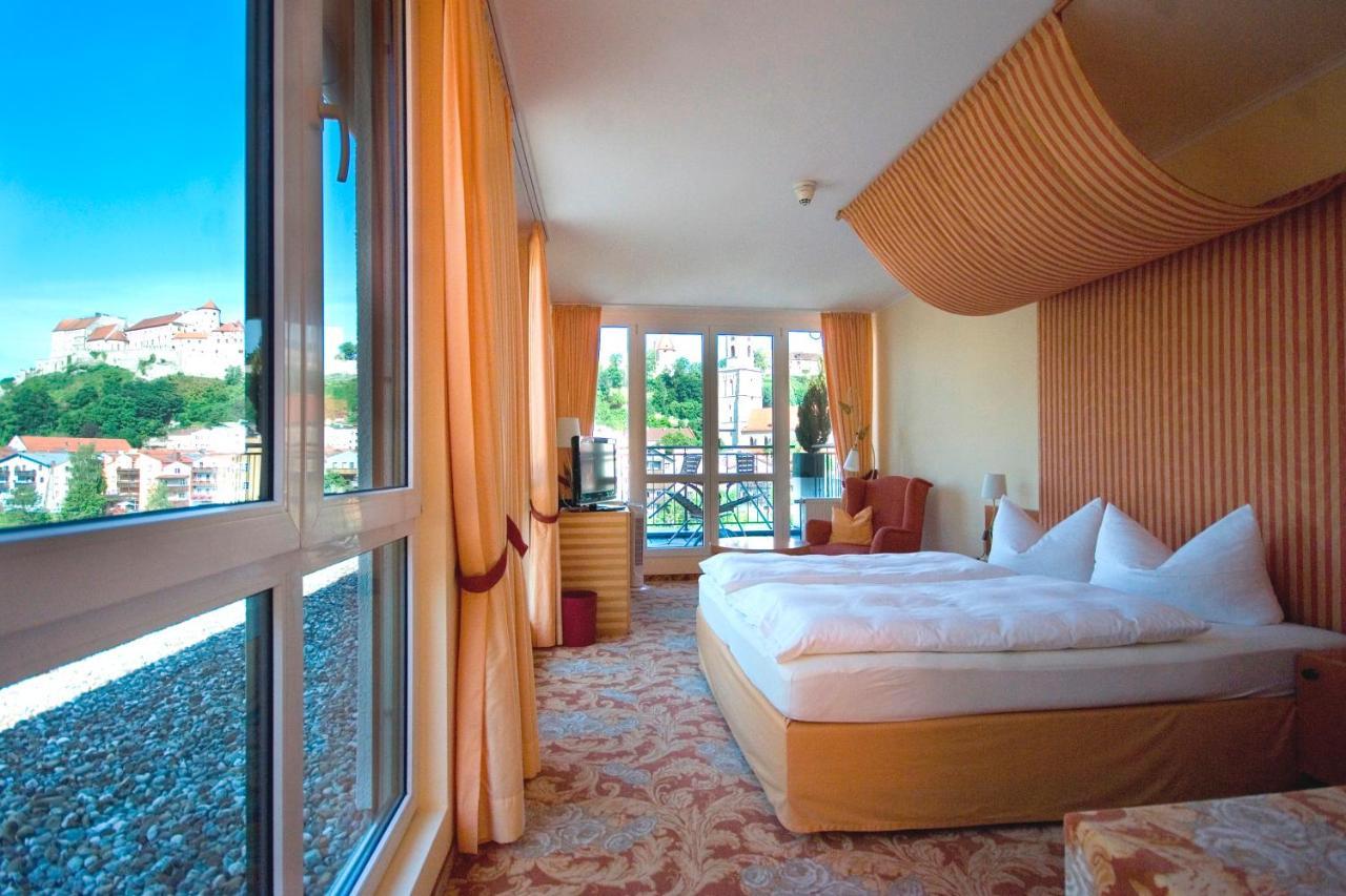 Hotel Burgblick Hochburg-Ach Екстер'єр фото